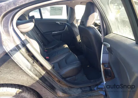 2012 Volvo S60 T6 z USA, uszkodzony, nr VIN YV1902FH6C2087826